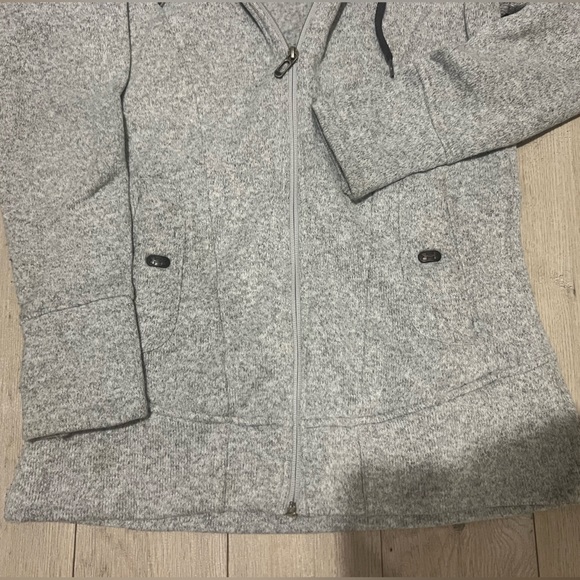 Under Armour Sweater - Picture 4 of 6